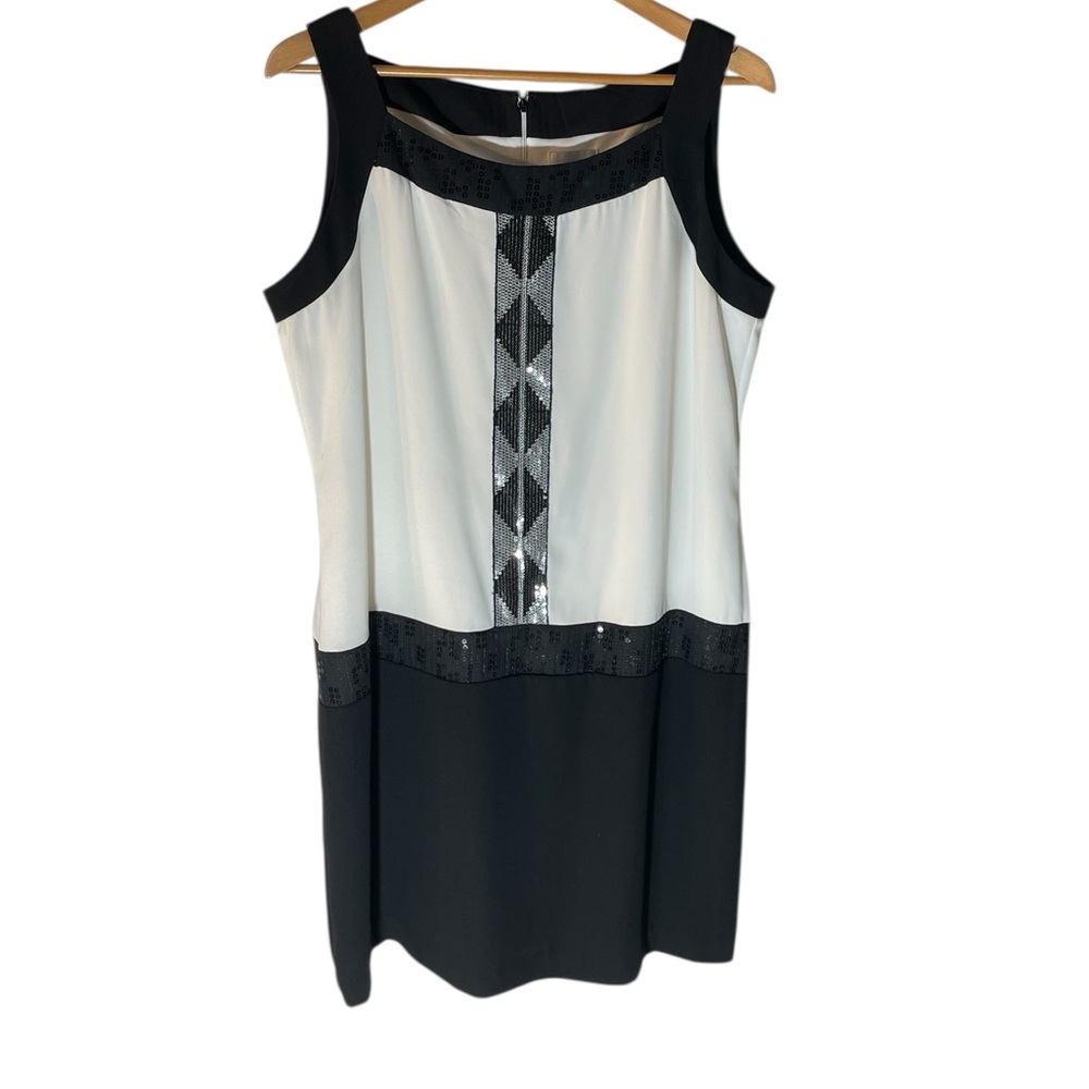 F8- Women’s 12 Large LG Black & White Sleeveless Shift Dress with Sequin Detail